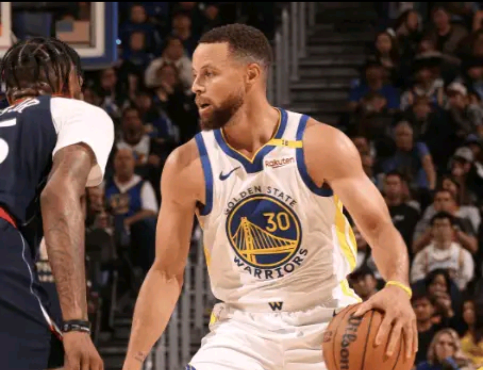  库里成为队史助攻王 